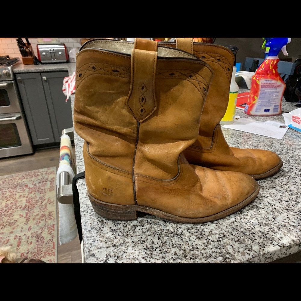 Men’s Frye boots